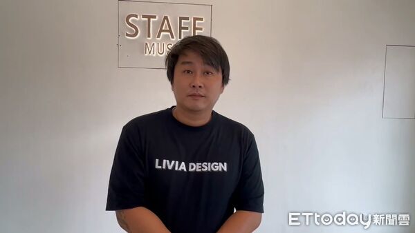 ▲▼雲林油漆師傅即興彈鋼琴&hellip;影片近百萬人看 他揭：為阿嬤學的             。（圖／記者游瓊華翻攝）