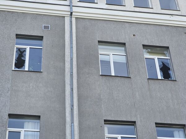 ▲基輔台灣貿易中心因爆炸震波影響，玻璃嚴重破裂。(圖／貿協提供)