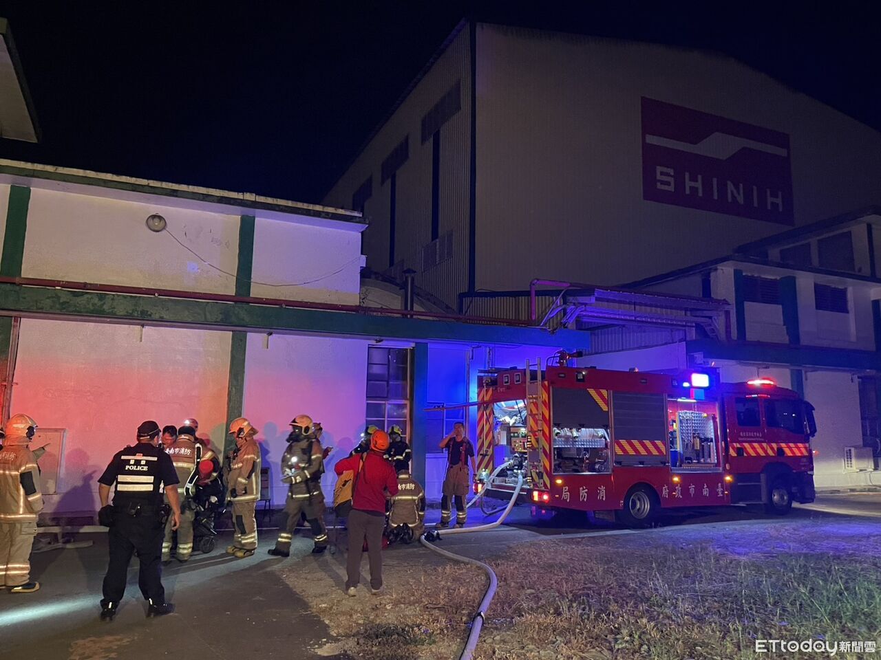 新麗企業台南官田工廠凌晨火警!塑膠微粒起火 廠房人員急報案