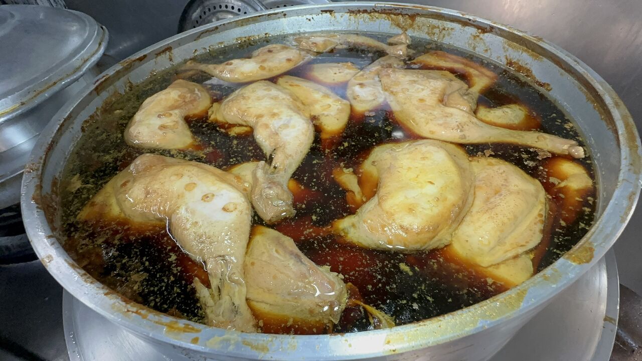 禁宰令衝擊！彰化阿泉「最後一鍋爌肉」秒殺賣完　改賣雞腿飯