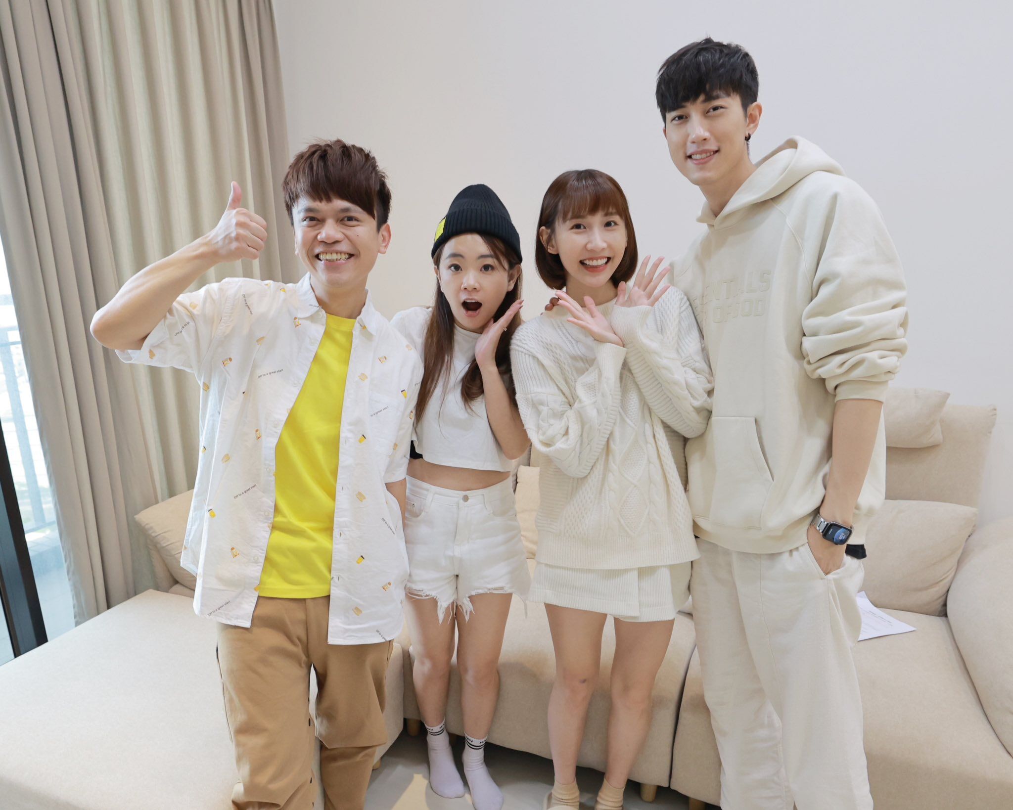 ▲▼蔡阿嘎曬5合照，網驚同框對象都出事。（圖／翻攝自臉書）