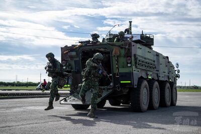 失去空中優勢　「陸勝操演」攻守易勢建立防禦陣地