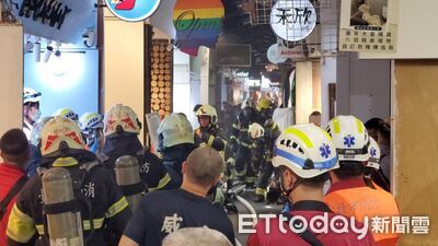 快訊／北市五分埔商圈晚間火警！消防人員灌救中