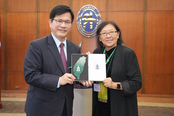 ▲▼外交部長林佳龍10月29日於外交部接待由主席葉芸青帶領的「全美台灣人基督長老教會聯合會返台宣教團」一行二十餘人。（圖／翻攝自Facebook／林佳龍）