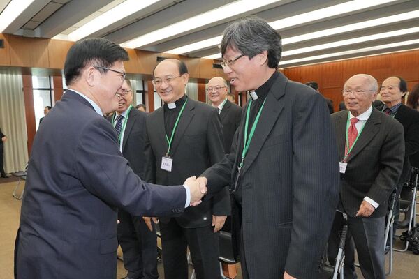 ▲▼外交部長林佳龍10月29日於外交部接待由主席葉芸青帶領的「全美台灣人基督長老教會聯合會返台宣教團」一行二十餘人。（圖／翻攝自Facebook／林佳龍）