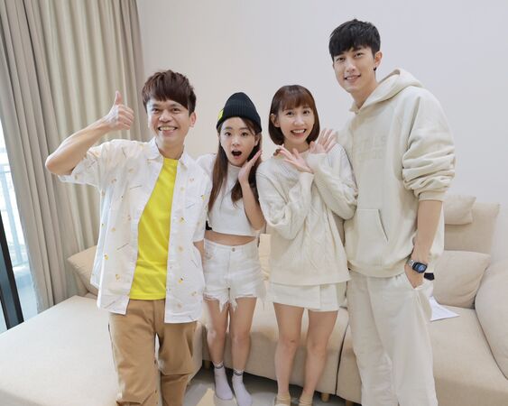 ▲▼蔡阿嘎曬5合照，網驚同框對象都出事。（圖／翻攝自臉書）