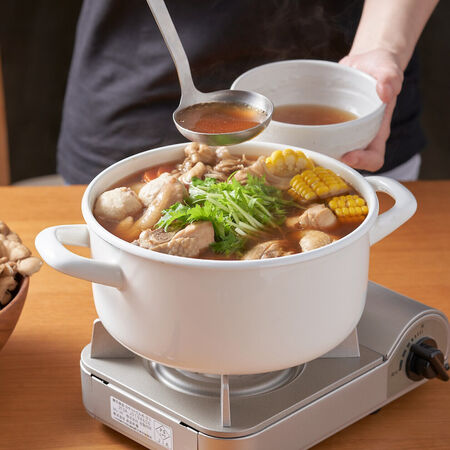 ▲包裝火鍋湯底。（圖／各業者提供）