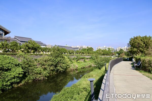 ▲台南市竹溪水質淨化場第二期工程30日舉行開工動土典禮，市長黃偉哲主持祝禱儀式，期盼竹溪重現水岸風華。（記者林東良翻攝，下同）