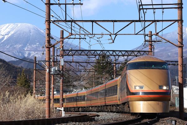 ▲▼東武鐵道觀光特急「日光詣 SPACIA」車頭首度來台，12月將於台北車站亮相。（圖／台鐵公司提供）