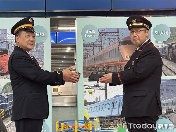 ▲▼台鐵與東武鐵道今於南港車站舉辦「台日雙鐵友好交流10週紀念-觀光列車」展場揭序儀式。（圖／記者李姿慧攝）
