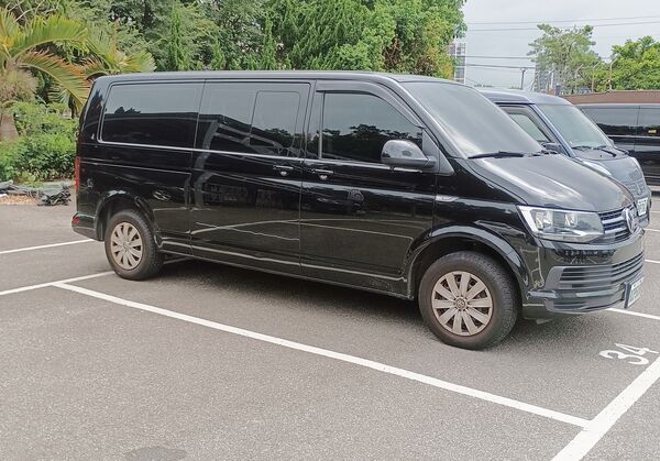 ▲執行署桃園分署預計11/11舉行公開拍賣不法所得，其中將拍賣的福斯廂型車外觀。（圖／桃園分署提供）