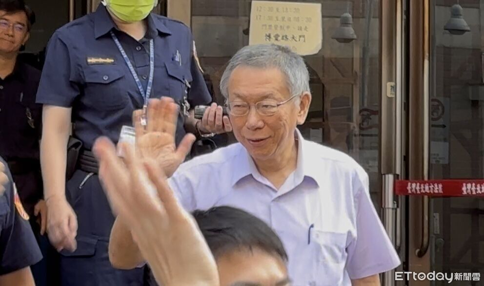 柯文哲讚黃景茂是老實公務員　檢：他堅持筆錄要寫「奉交下」