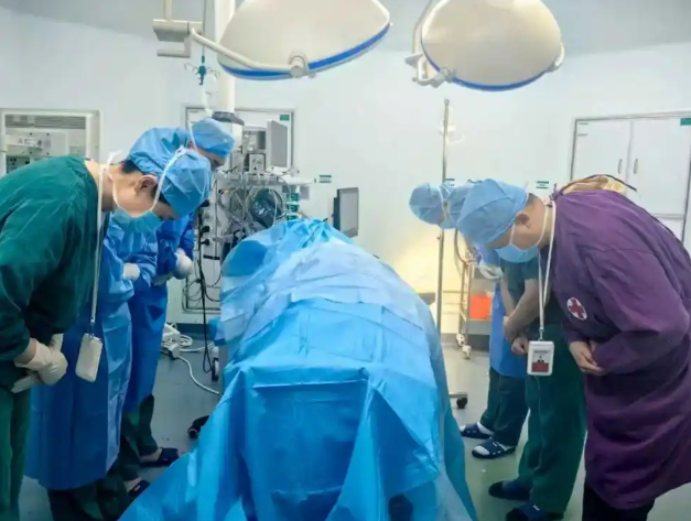 28歲陸摔角選手突發腦出血身亡 家屬含淚捐贈3器官2組織救人