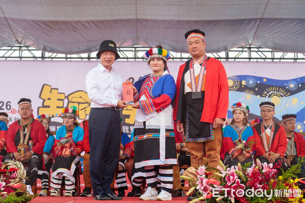 ▲▼  114年阿里山鄒族生命豆季，13對新人共結連理  。（圖／嘉義縣政府提供）