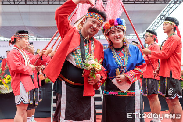 ▲▼  114年阿里山鄒族生命豆季，13對新人共結連理  。（圖／嘉義縣政府提供）