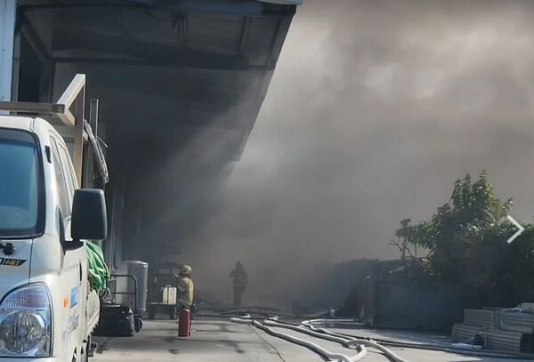 ▲彰化永靖鄉倉庫火警。（圖／記者唐詠絮翻攝）