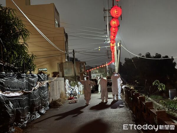 ▲▼非洲豬瘟案場內部太髒亂，軍方再增援80人全力清消。（圖／台中市府提供，下同）