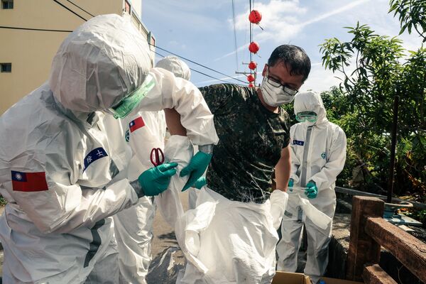 ▲▼陸軍第十軍團派遣兵力協助中部豬瘟案例場清消，落實防疫工作守護畜產安全。（圖／國防部提供）