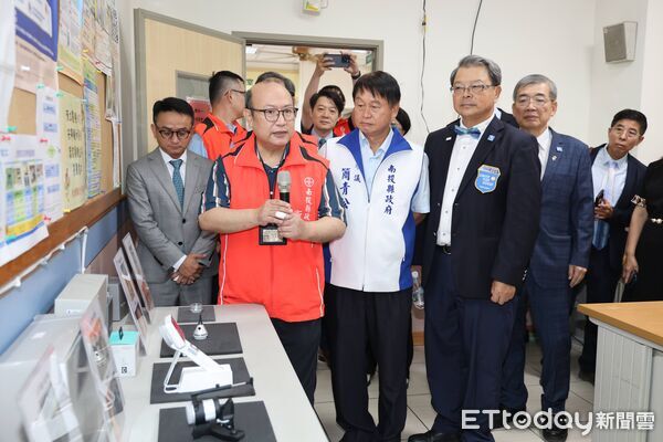 ▲台中東北扶輪社首度申獲國際扶輪全球獎助金，全數捐贈南投魚池、中寮兩偏鄉遠距醫療設備。（圖／南投縣政府提供）