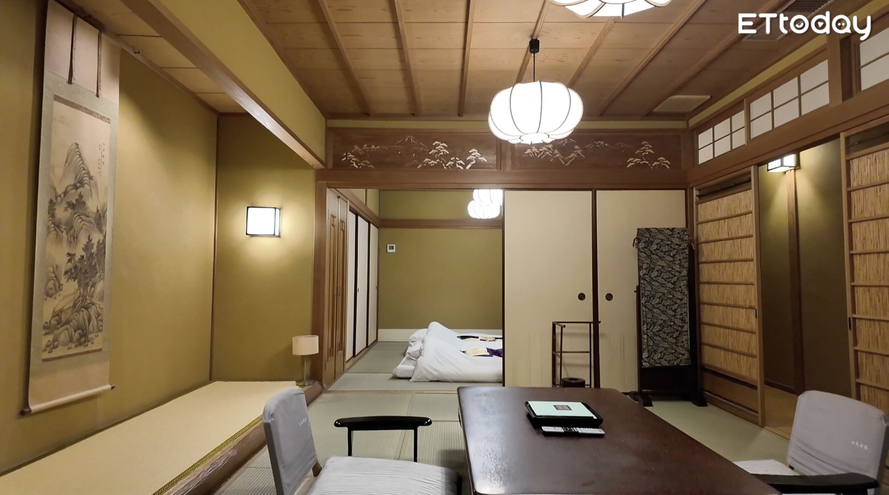 ▲▼樂天旅遊,APP,Fred,福岡,蛇丸,旅行,訂房,優惠。（圖／翻攝自影片）