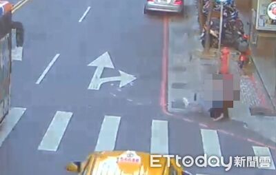 女當街被噴辣椒水!金項鍊也被搶 竟是分手少女慘被修理