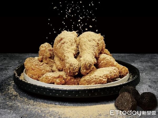 ▲▼橋村炸雞本月推出全新「松露起司炸雞」。（圖／翻攝橋村炸雞臉書粉專）