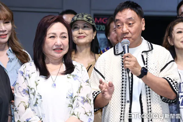 ▲▼ 民歌50高峰會13位民歌唱將總彩排-合照。（圖／記者黃克翔攝）