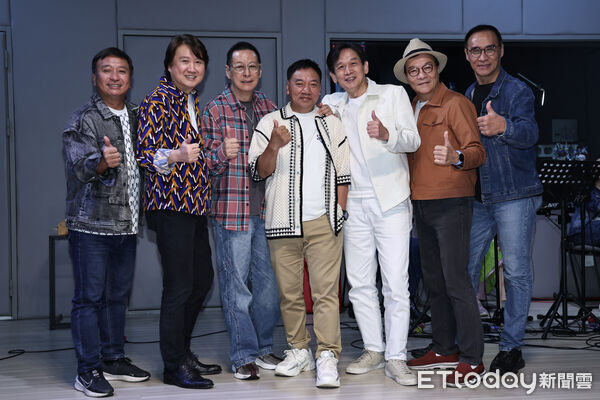 ▲▼ 民歌50高峰會13位民歌唱將總彩排-男歌手合照 。（圖／記者黃克翔攝）
