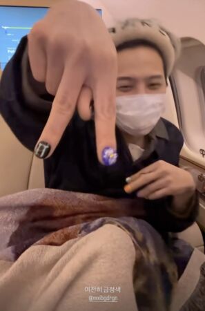 ▲▼天王GD搭私人飛機深夜來台！　「豪華內部公開」鏡頭拍到秒變活潑 。（圖／翻攝自8lo8lo8lowme IG）