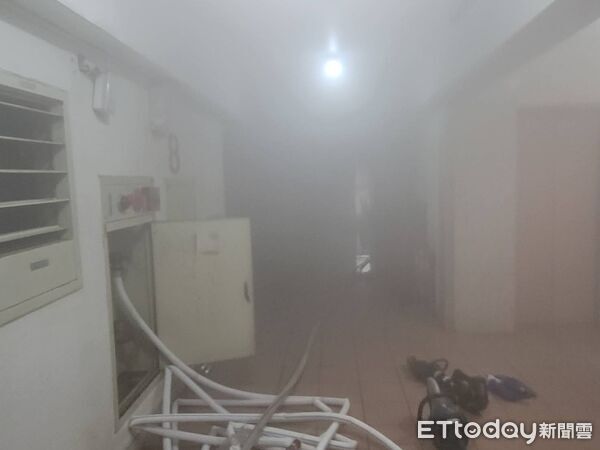 ▲▼基隆市中正區1日早發生一起住宅火災。（圖／記者郭世賢翻攝）