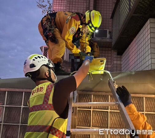 ▲▼台中男子凌晨意外墜落10公尺，骨盆骨折送醫搶救。（圖／民眾提供，下同）