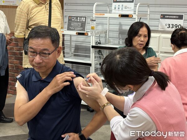 ▲▼第二階段流感新冠疫苗開打。（圖／記者洪巧藍攝）