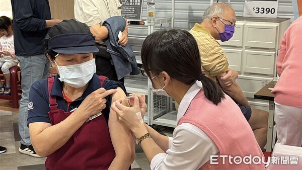 ▲▼第二階段流感新冠疫苗開打。（圖／記者洪巧藍攝）