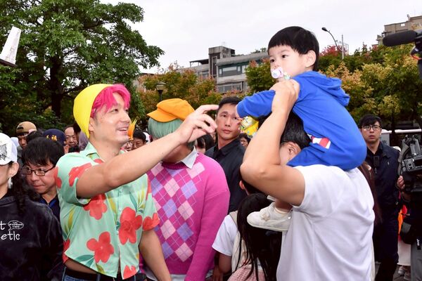 ▲▼台北市長蔣萬安出席「天母搞什麼鬼17萬聖節嘉年華」。（圖／北市府提供）