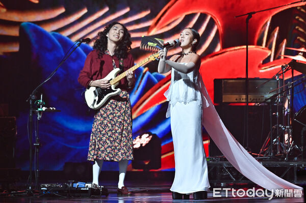 ▲▼第16屆金音創作獎頒獎典禮，百合花Lilium、李竺芯Siri Lee一同帶來演出《她也不例外She Is Not an Exception》。（圖／記者李毓康攝）