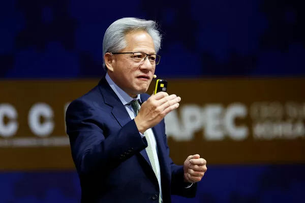 ▲▼輝達執行長黃仁勳於2025 APEC企業高峰會演說。（圖／路透）