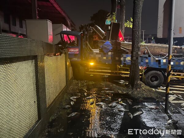 ▲▼前鎮車禍             。（圖／記者陳宏瑞翻攝）