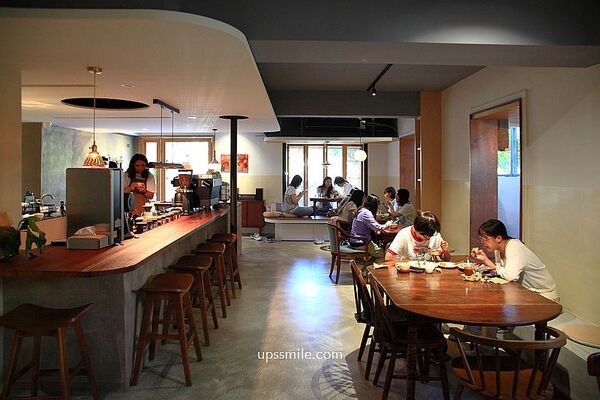 ▲▼新竹日式侘寂風咖啡廳「東河咖啡Donghe」自家烘焙、寵物友善咖啡廳。（圖／部落客萍子提供）