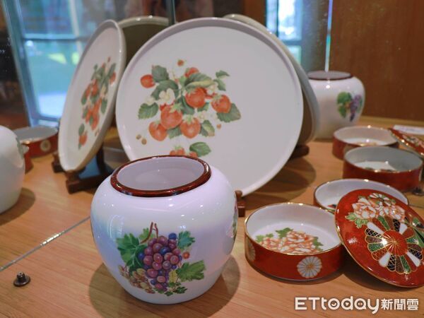 ▲▼平安~聖馬爾定醫院新訊［從聽診器到畫筆　宋茂林醫師「釉上彩瓷繪」傳遞生命熱情］   。（圖／聖馬爾定醫醫院提供）