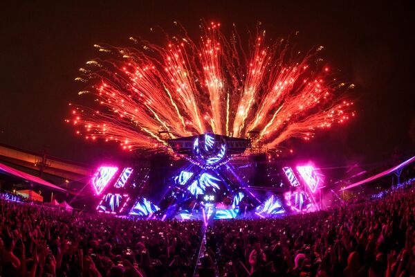 ▲Steve Aoki在Ultra Taiwan重現砸蛋糕傳奇經典。（圖／大風吹創造提供）