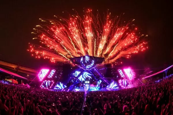 ▲Steve Aoki在Ultra Taiwan重現砸蛋糕傳奇經典。（圖／大風吹創造提供）