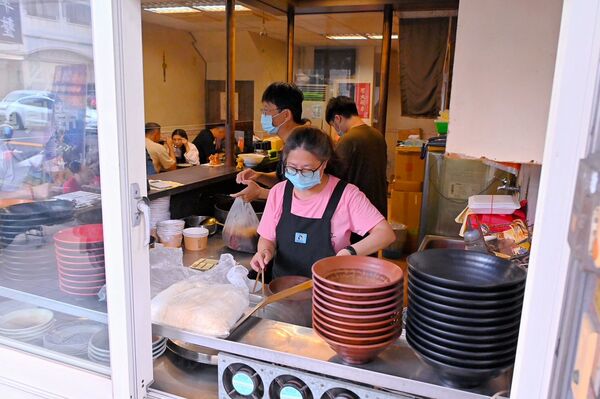 ▲▼台中北屯「尚毅牛肉麵」被嚴重低估的台中美食，320元一碗，低調經營卻天天客滿。（圖／部落客橘子狗提供）