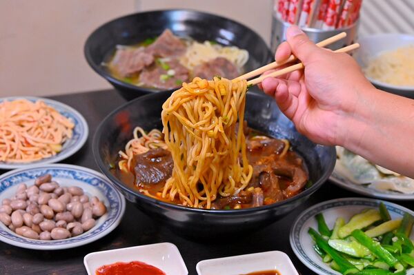 ▲▼台中北屯「尚毅牛肉麵」被嚴重低估的台中美食，320元一碗，低調經營卻天天客滿。（圖／部落客橘子狗提供）