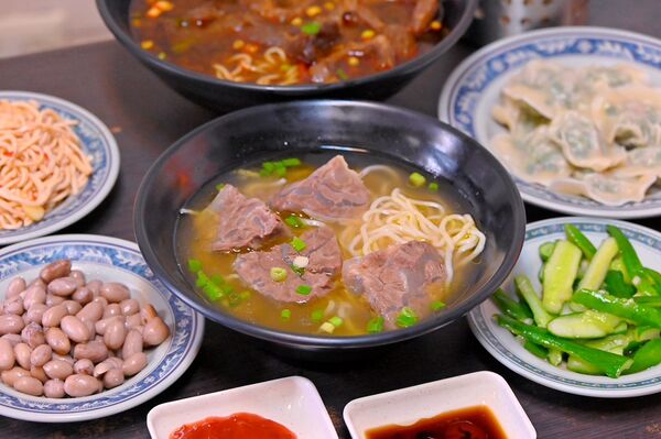 ▲▼台中北屯「尚毅牛肉麵」被嚴重低估的台中美食，320元一碗，低調經營卻天天客滿。（圖／部落客橘子狗提供）