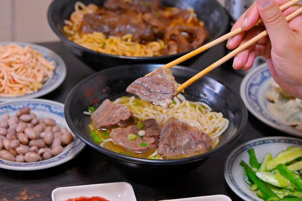 ▲▼台中北屯「尚毅牛肉麵」被嚴重低估的台中美食，320元一碗，低調經營卻天天客滿。（圖／部落客橘子狗提供）
