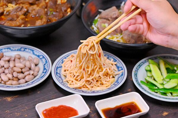 ▲▼台中北屯「尚毅牛肉麵」被嚴重低估的台中美食，320元一碗，低調經營卻天天客滿。（圖／部落客橘子狗提供）