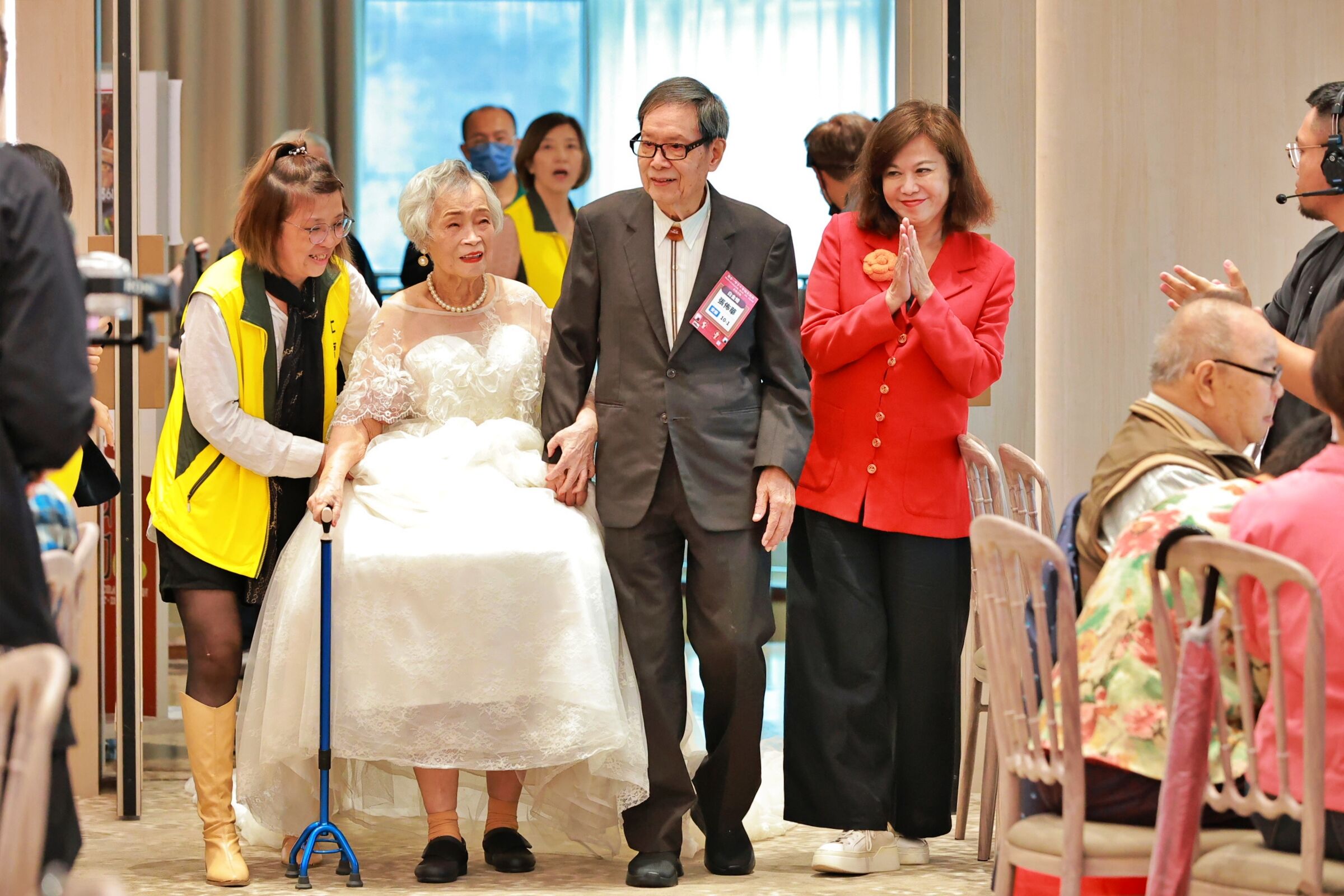 ▲基隆96對佳偶情比金堅 邱佩琳見證半世紀愛情。（圖／記者郭世賢翻攝）