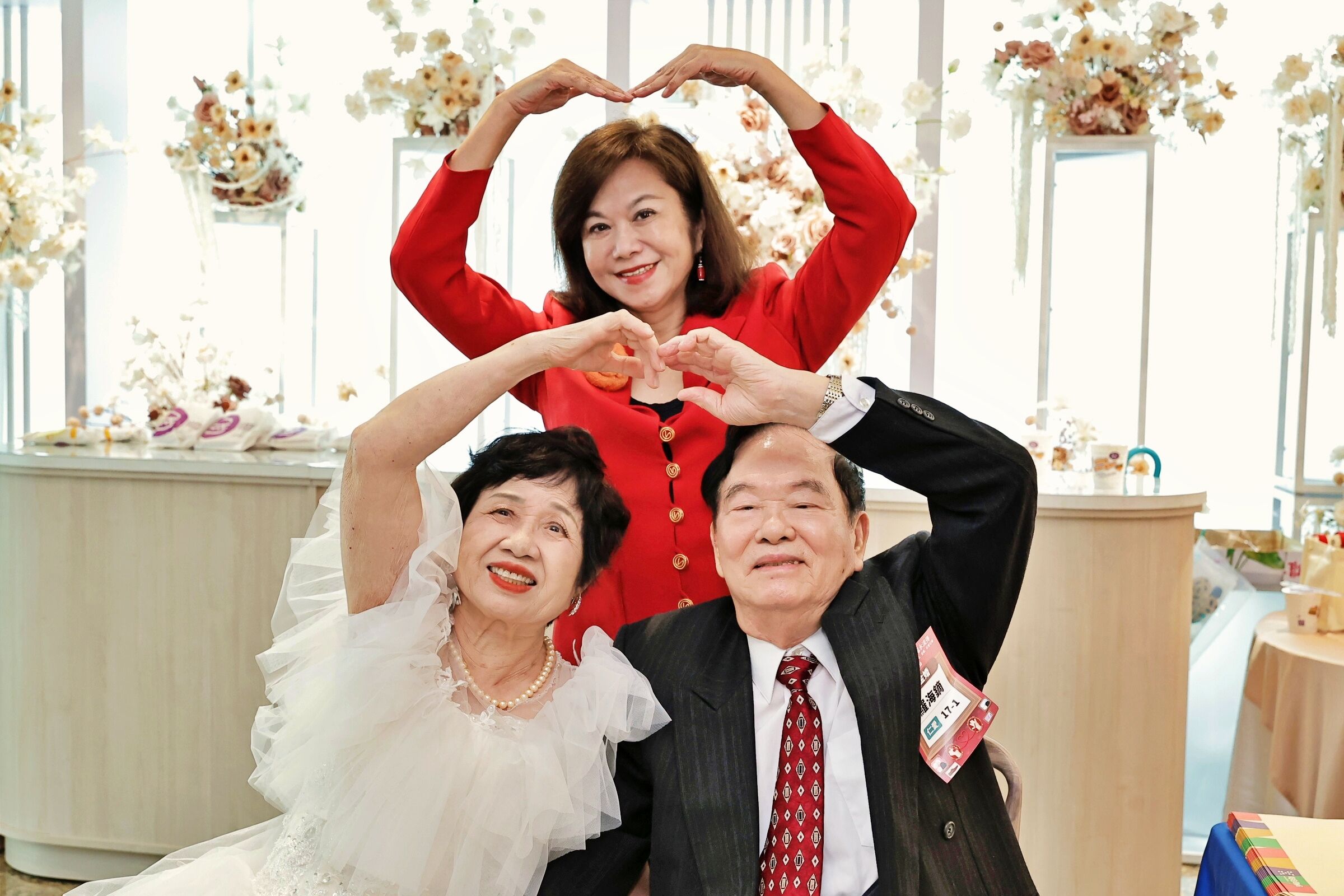 ▲基隆96對佳偶情比金堅 邱佩琳見證半世紀愛情。（圖／記者郭世賢翻攝）