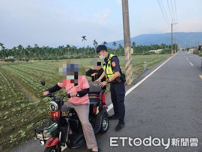 85歲阿北電動車爆始卡路邊　枋寮警當貼身司機送返家