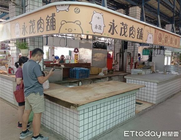 ▲台南市政府啟動非洲豬瘟禁宰禁運期間攤商補助，每攤最高可領3萬元，協助豬肉攤減輕損失。（記者林東良翻攝，下同）